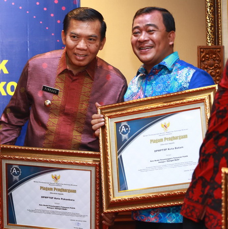 DPMPTSP Pekanbaru Raih Pelayanan Publik Terbaik di Indonesia